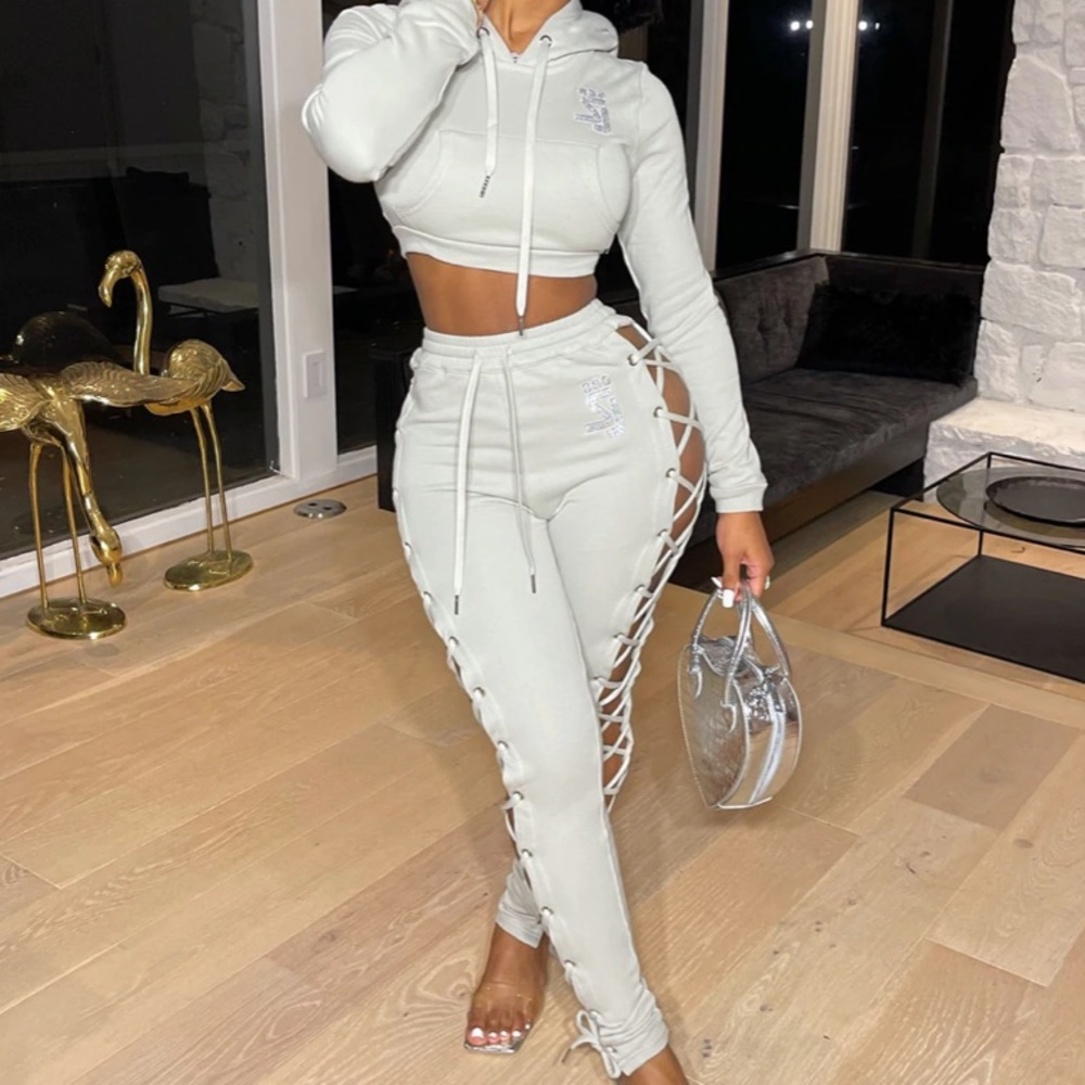 EASTER SALE !!!! Shane justin sneak peek two piece,never worn,includes t/b